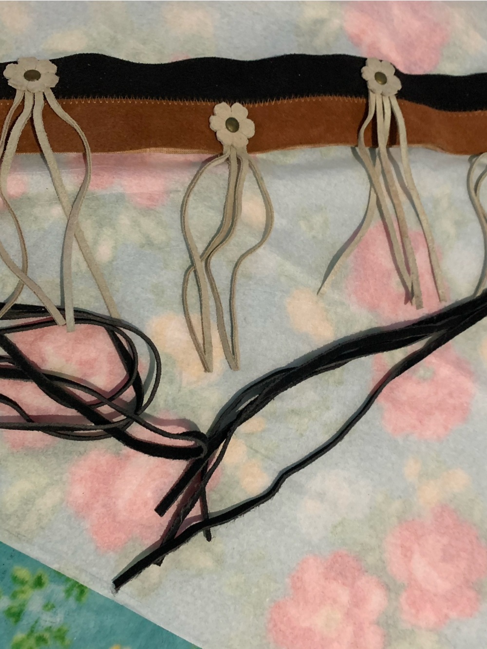 Two-Tone Brown and Black Suede Fringe Belt with Cream Floral Accents Rawhide Fri - Picture 4 of 7